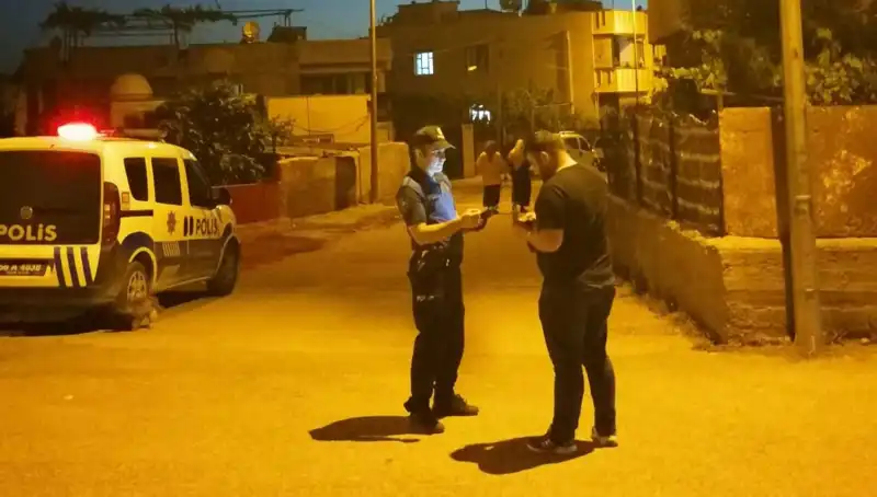Husumetlilerinin Evine Ateş Açan Şahıs Kaçtı, Şehirde Panik Üst Düzeyde!