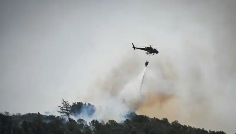 Fransa’yı Saran Orman Yangınları: Marsilya Havalimanı Kapatıldı