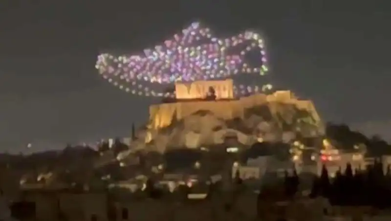 Akropolis Üzerindeki Drone Reklamı İçin Soruşturma Başlatıldı