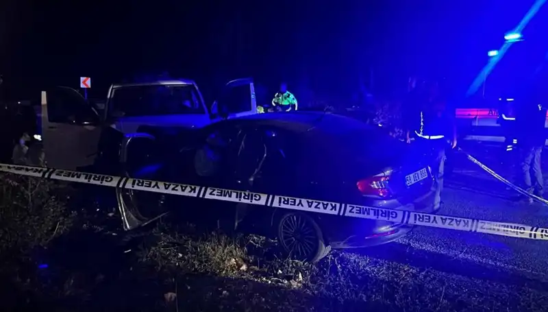 Ters Şeritte Giden Minibüs Kaza Yaptı: 1 Ölü, 8 Yaralı