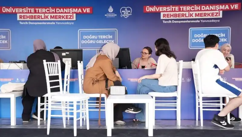 İstanbul'da Üniversite Tercih Danışma Merkezleri Hizmete Girdi!
