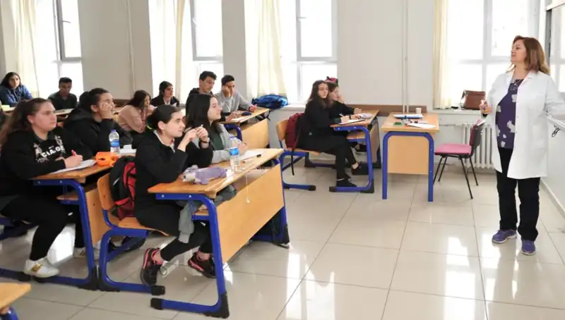MEB 2025 Lise Kayıt Tarihleri: LGS Sonuçlarıyla Kayıt Süreci Nasıl İşleyecek?