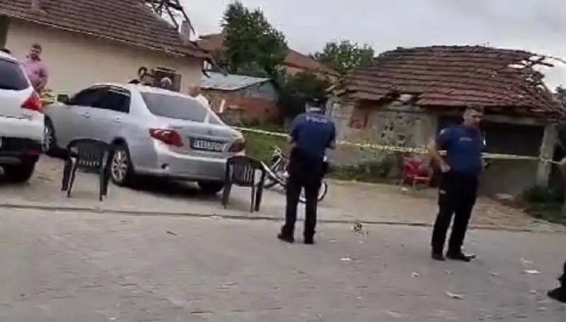 Korkunç Cinayet: Tuvaletteki Yakalanma Anı ve Ardındaki Gizem