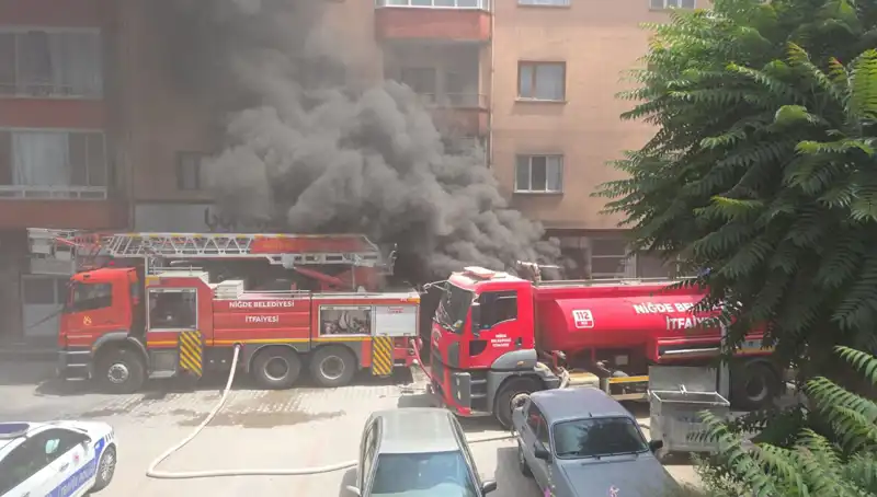 Niğde’de Beyaz Eşya Deposunda Korkutan Yangın: Yangının Sebepleri ve Sonuçları