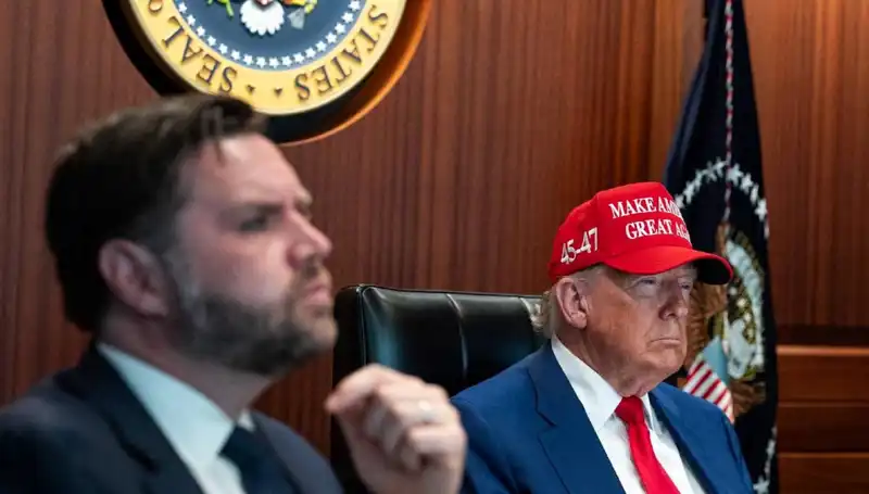 Trump’a Yönelik Azil Tasarısı Reddedildi: ABD Siyasi Gündemi Neleri Bekliyor?