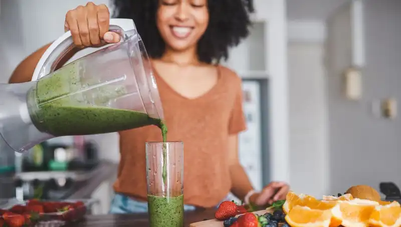 Smoothie ve Meyve Suyu Karşılaştırması: Hangisi Sağlıklı Seçim?