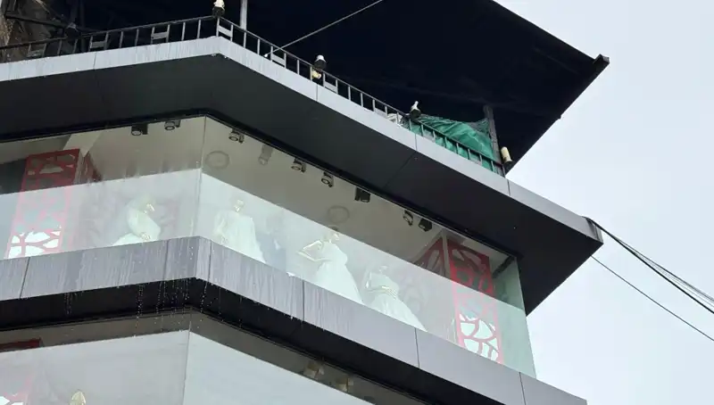 Giyim Mağazasındaki Korkutan Yangın: Ortalık Savaş Alanına Döndü