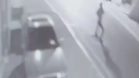 Sokak Ortasında El Yapımı Patlayıcı Patladı, Panik ve Kaos Yaşandı