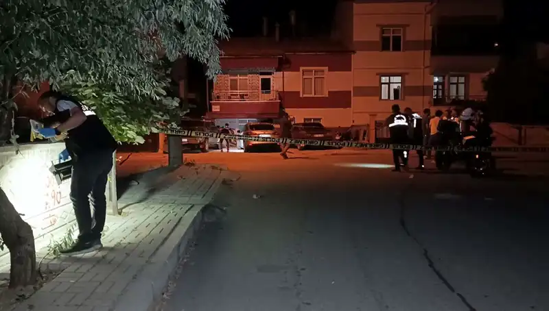Karaman'da Kanlı Gece: Genç Adam Kız Arkadaşıyla Tartıştı, Dehşet Saçtı