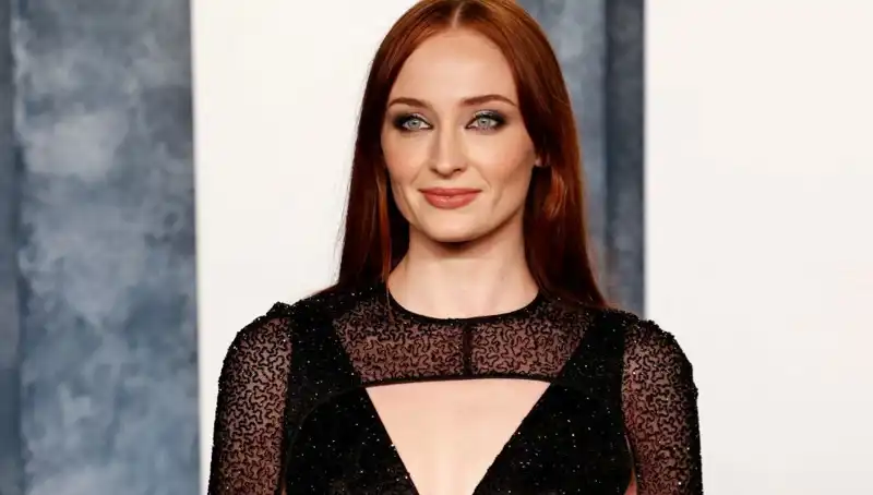 Sophie Turner’a Yönelik Tepkiler: Game of Thrones Yıldızını Kızdıran Yorumlar