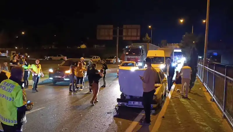 Otoyolda Gerçekleşen Kuralsız Geri Dönüş Kazasında İki Çocuk Yaralandı