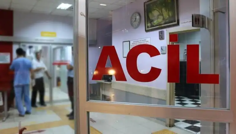 Uşak'ta Ağaca Çarpan Motosikletli Genç Hayatını Kaybetti