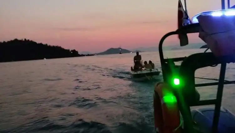 Fethiye Açıklarında Sürüklenen Teknedeki 4 Kişi Cesurca Kurtarıldı