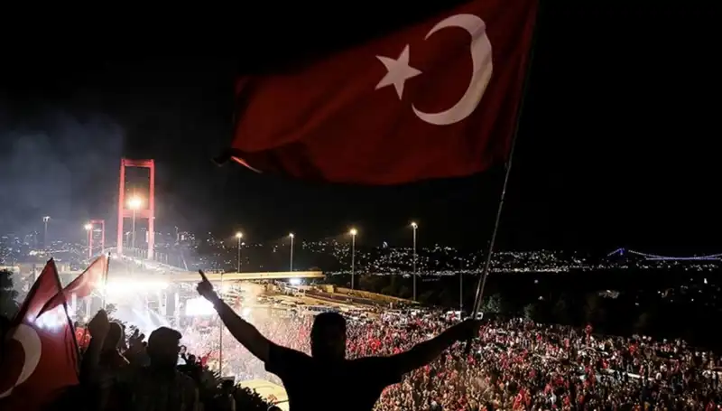 15 Temmuz Destanı: "En Uzun Gece" Tiyatro Gösterimi Külliye'de