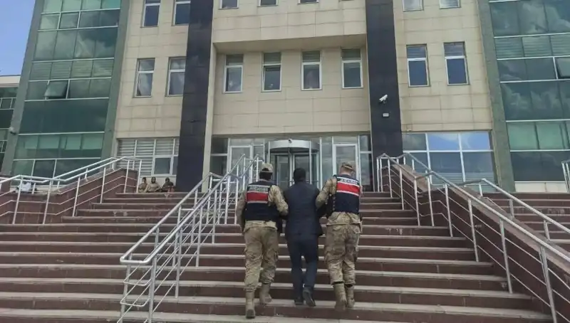 Hapis Cezaevi Kaçağı, Saklandığı Yerde Piyasa Çıkınca Yakalandı!